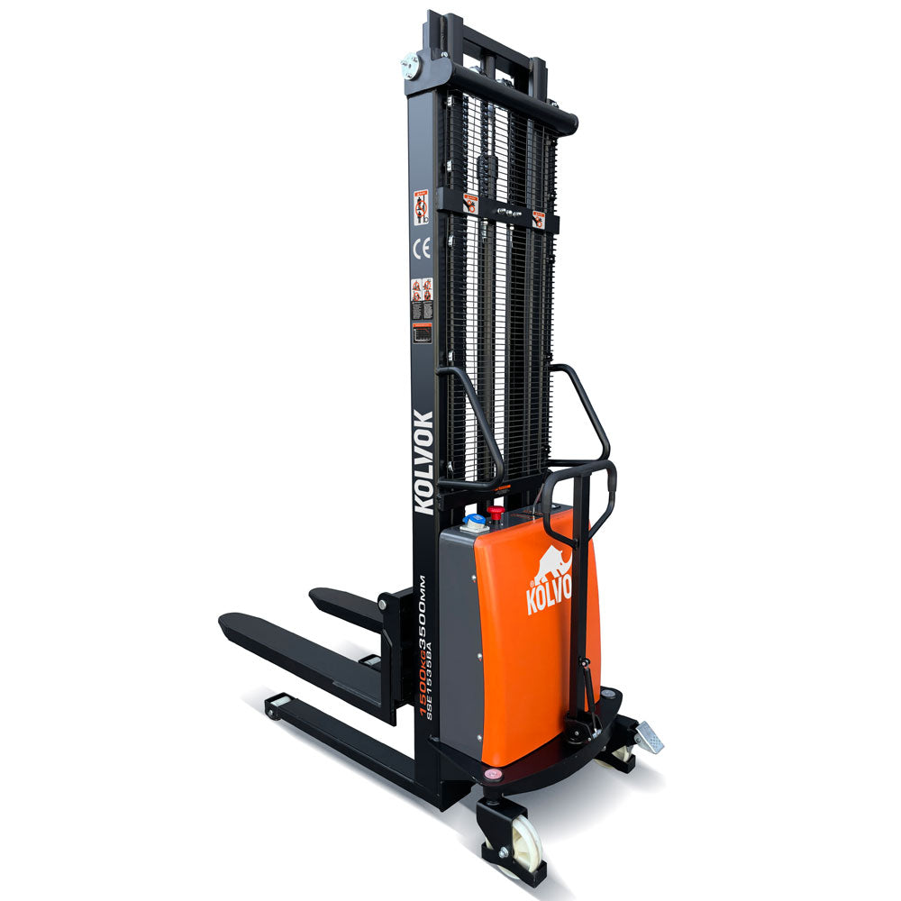 Apilador semi eléctrico SSE1535BA - Kolvok - 1.500 kg - Horquilla ajustable